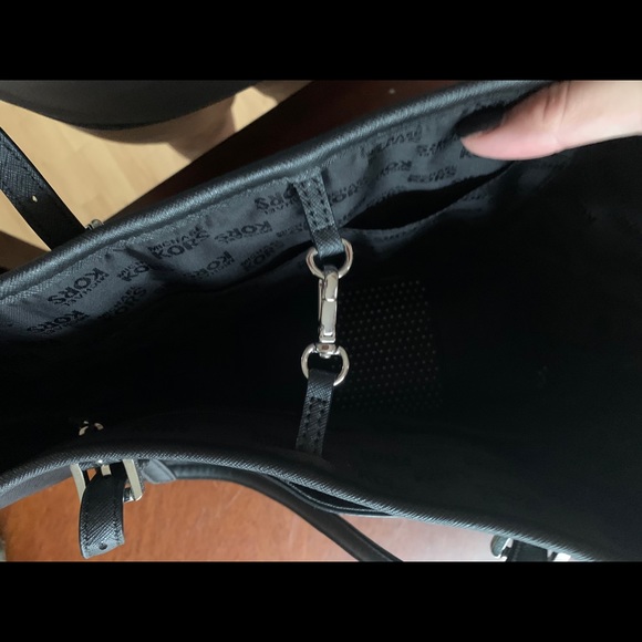 Michael Kors purse - Picture 3 of 7